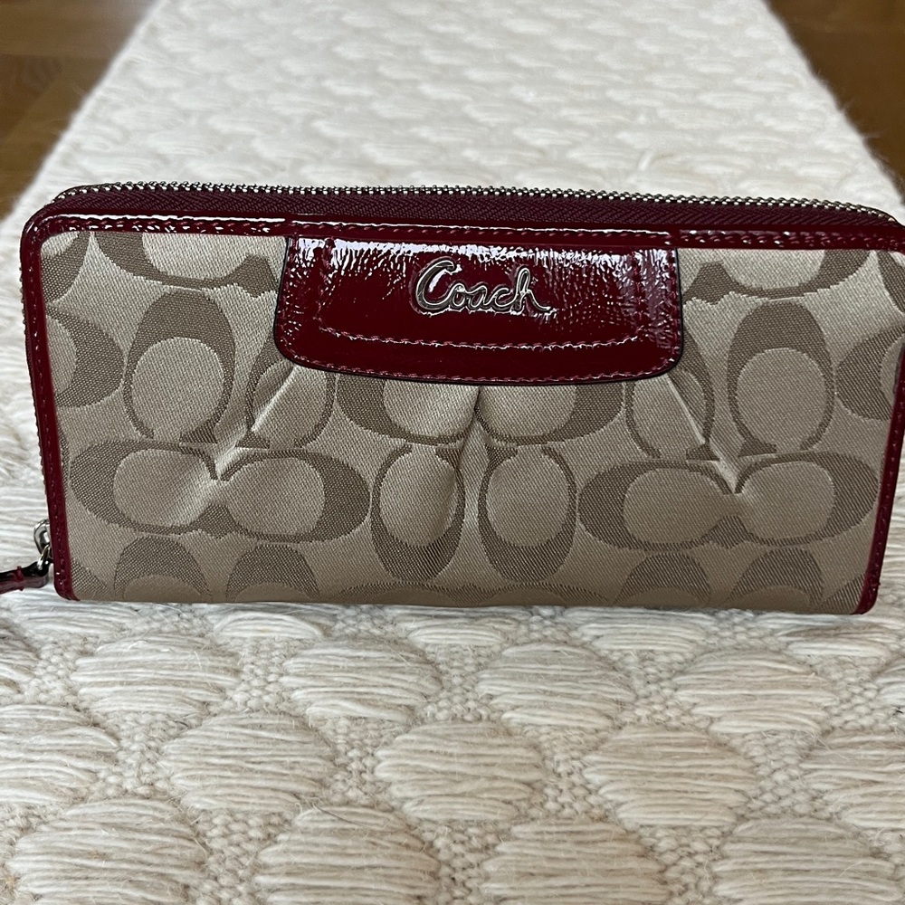 EUC Rare Coach large signature wallet Gold & burgundy